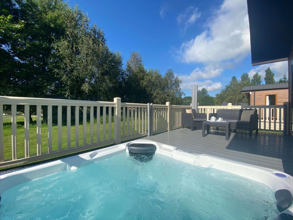 The Yorkshire Burrow Lodge With Hot Tub Zewnętrze zdjęcie
